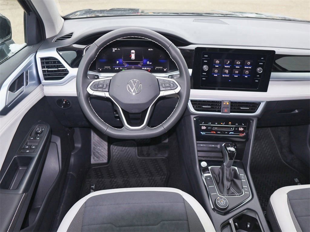 New 2026 Volkswagen Taos SE image 17
