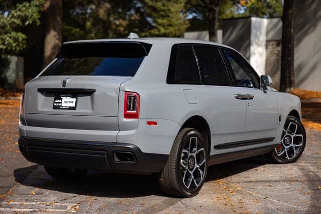 Used 2022 Rolls-Royce Cullinan Black Badge image 12