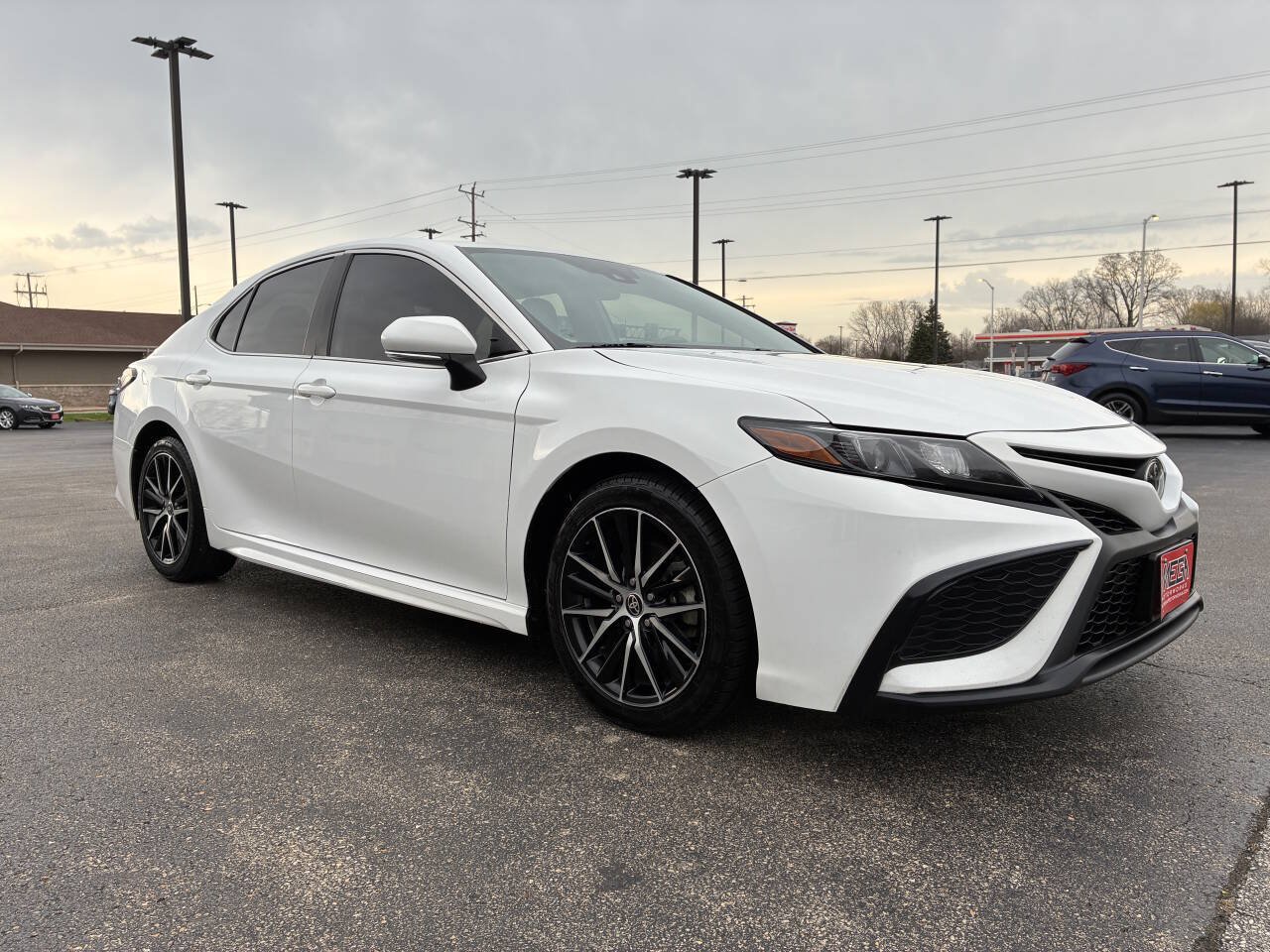 Used 2023 Toyota Camry SE FWD image 17