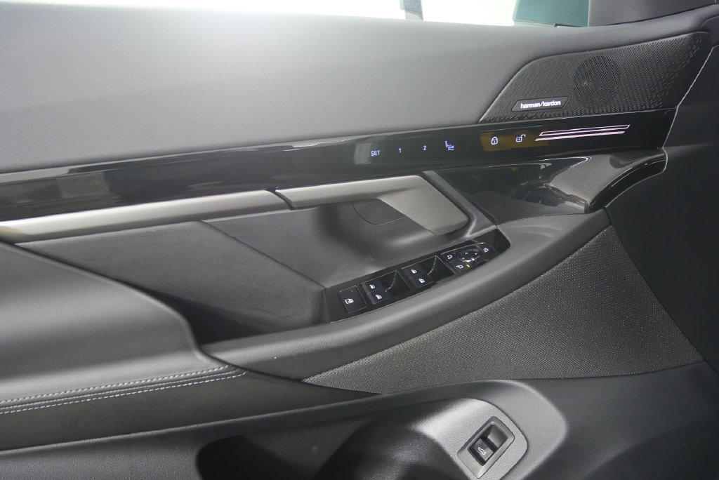 Certified 2026 BMW 530i RWD image 8