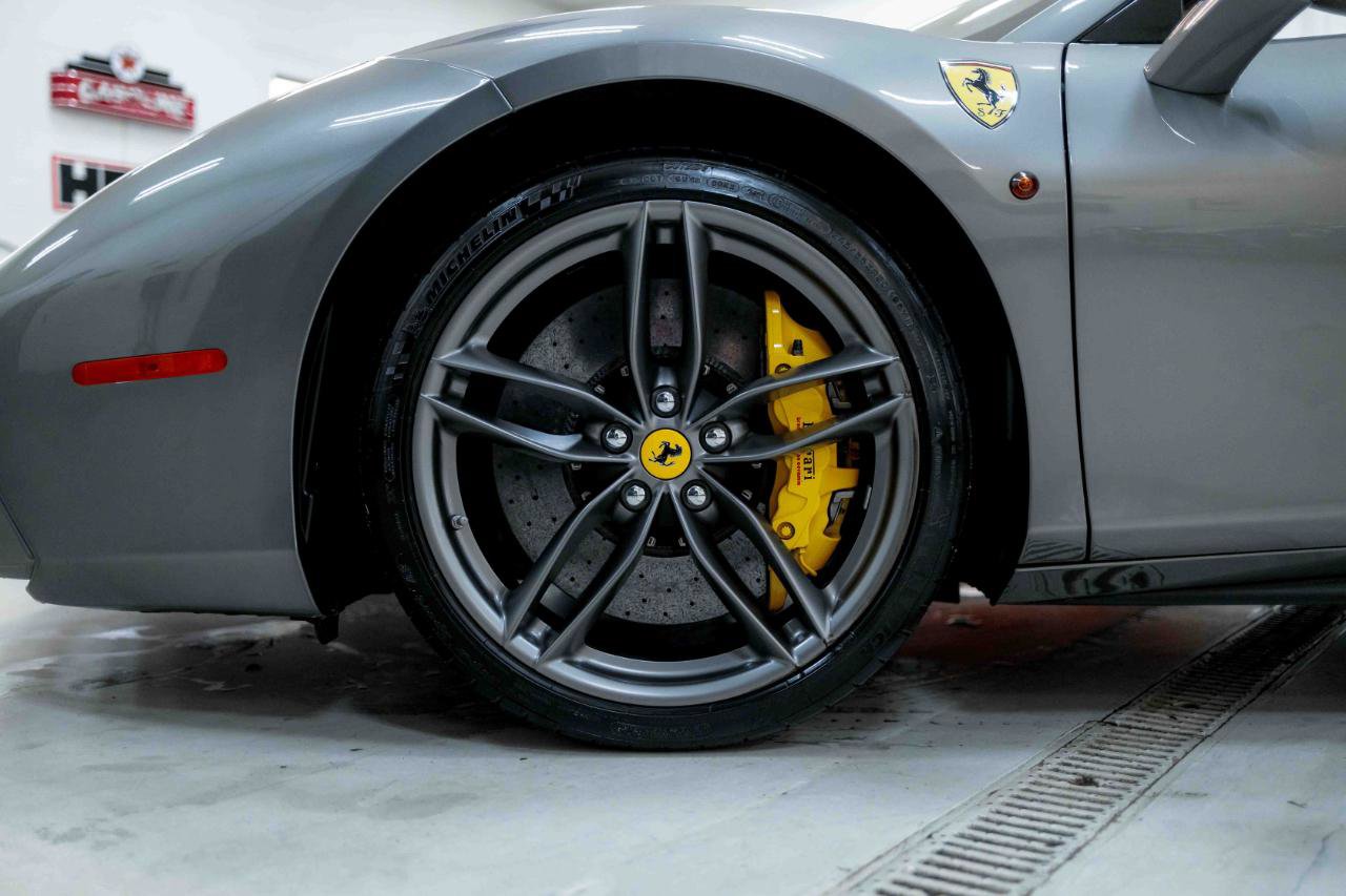 Used 2018 Ferrari 488 Spider image 37