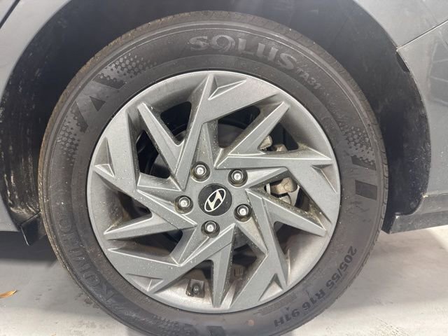 Used 2024 Hyundai Elantra SEL image 9