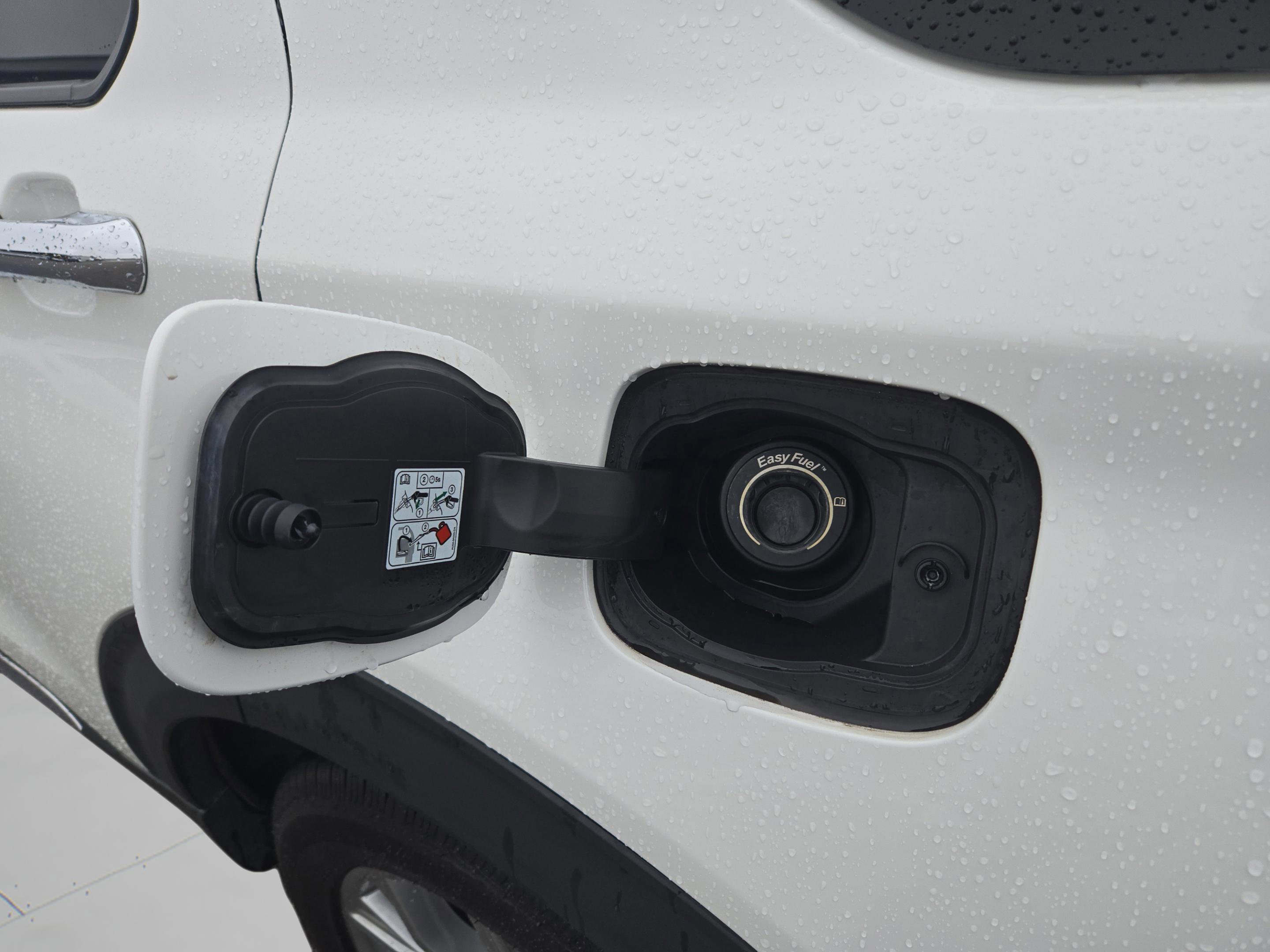 Used 2021 Ford Explorer XLT w/ Equipment Group 202A image 10