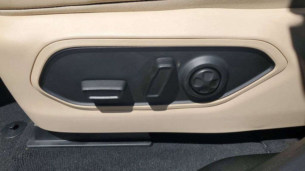 New 2025 Jeep Grand Cherokee L Limited w/ Black Appearance Package image 23