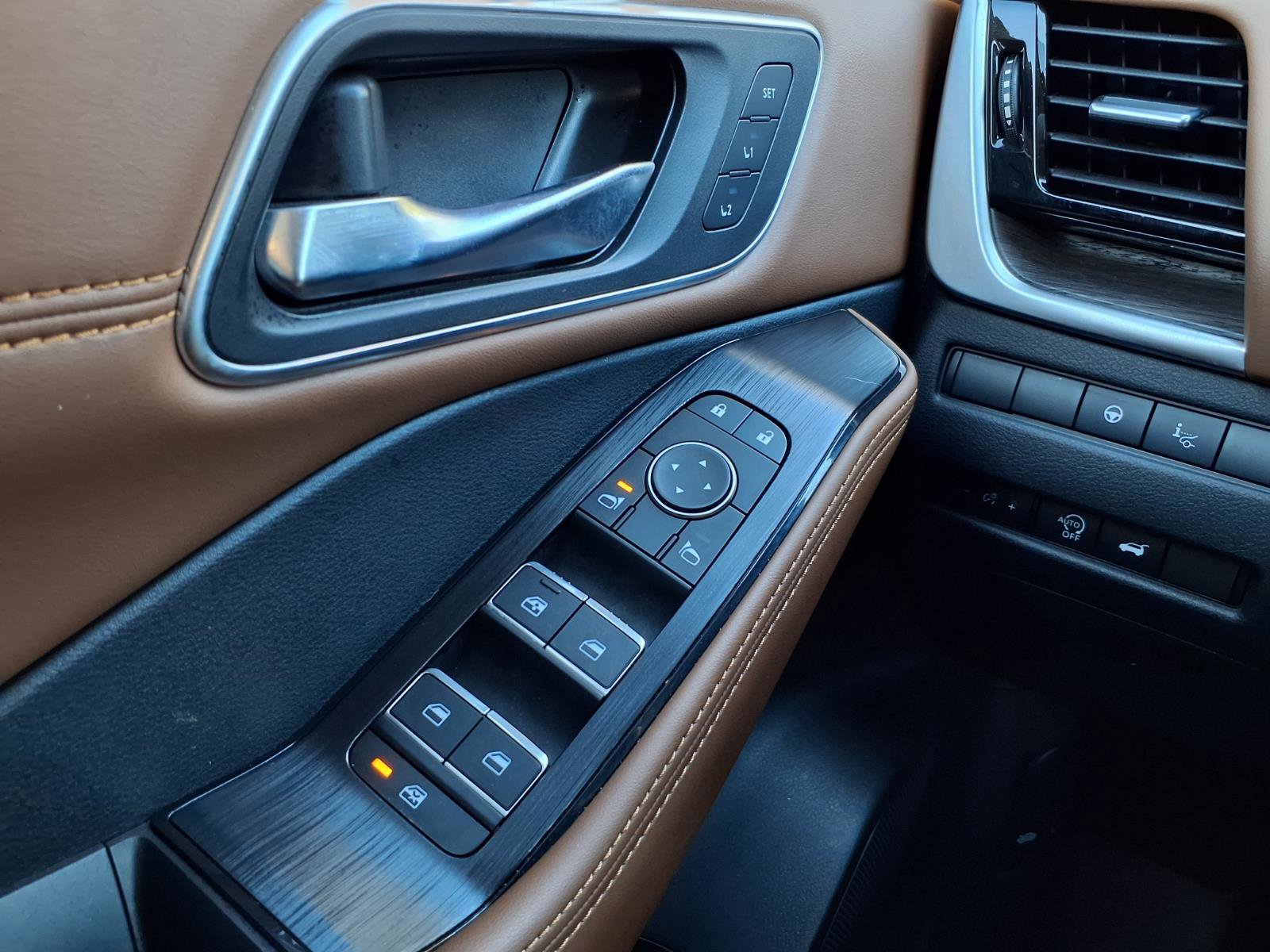 Certified 2025 Nissan Rogue Platinum w/ Tech Package image 22