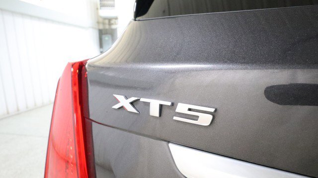 Used 2017 Cadillac XT5 Luxury w/ Driver Awareness Package image 24