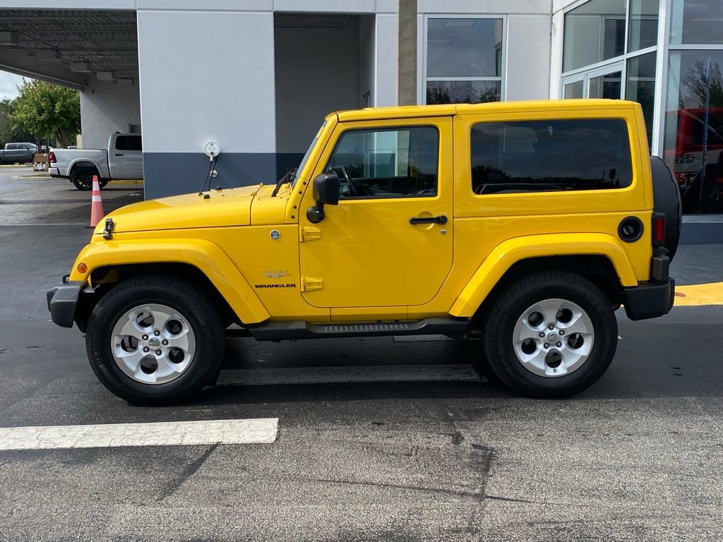 Used 2015 Jeep Wrangler Sahara w/ Connectivity Group AWD/4WD image 6