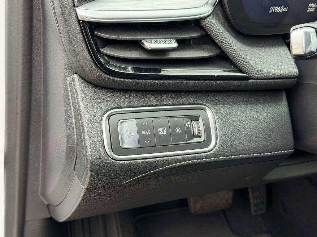 Used 2025 Buick Enclave Preferred image 20