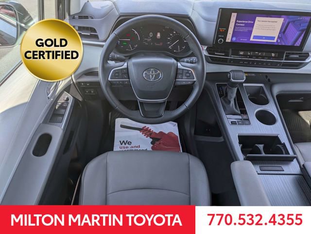 Certified 2025 Toyota Sienna XLE FWD image 15