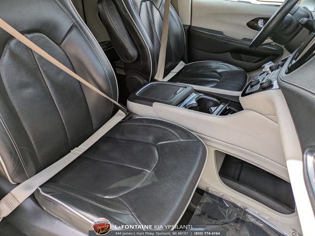 Used 2021 Chrysler Pacifica Limited AWD/4WD image 30
