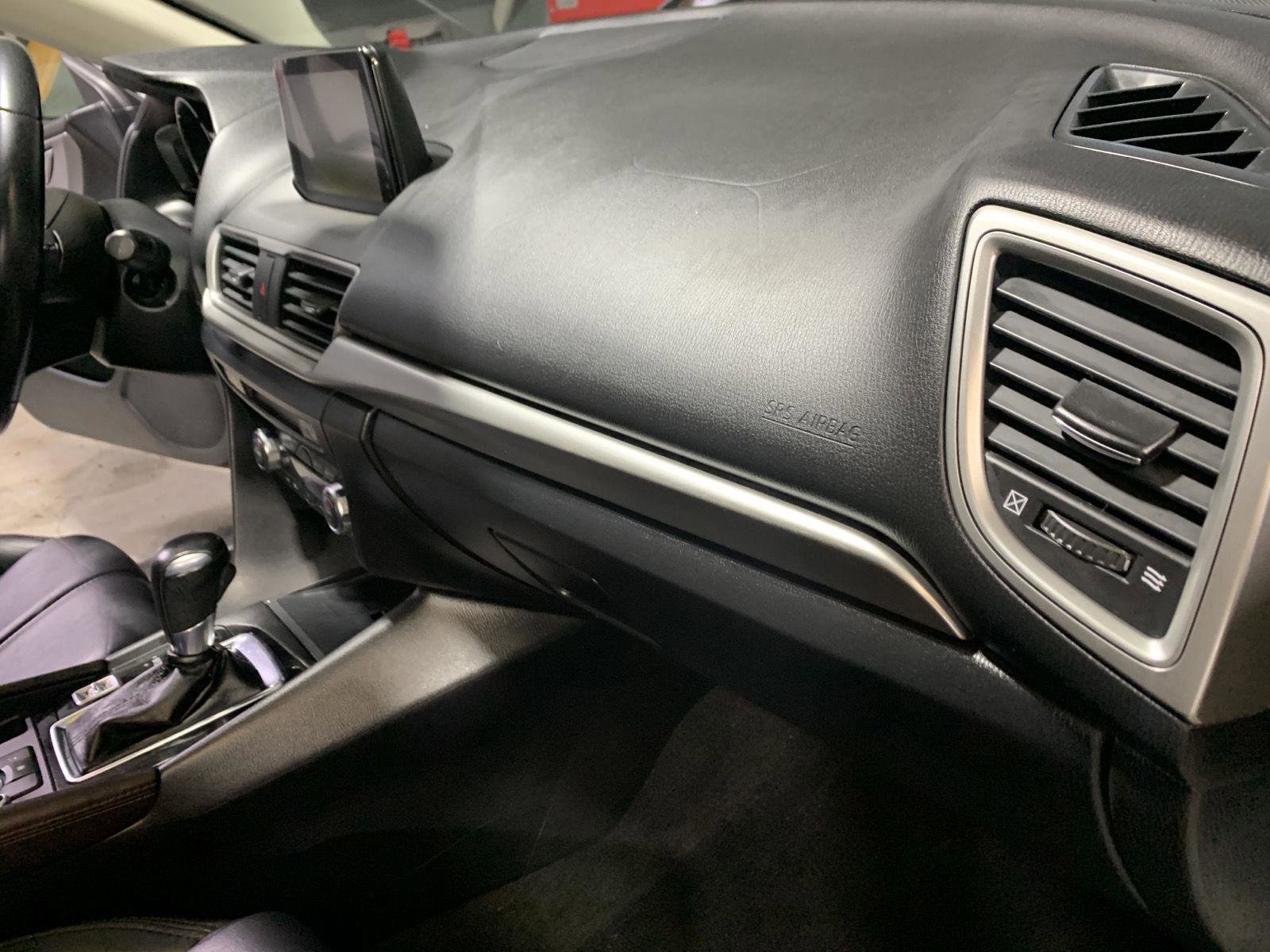 Used 2018 MAZDA MAZDA3 Touring image 26