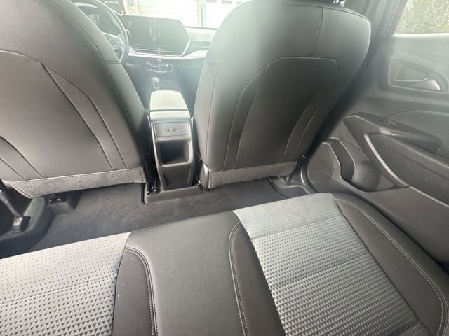 Certified 2025 Chevrolet Trax LT w/ LT Convenience Package image 21