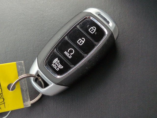 Used 2026 Hyundai Venue SEL FWD image 28