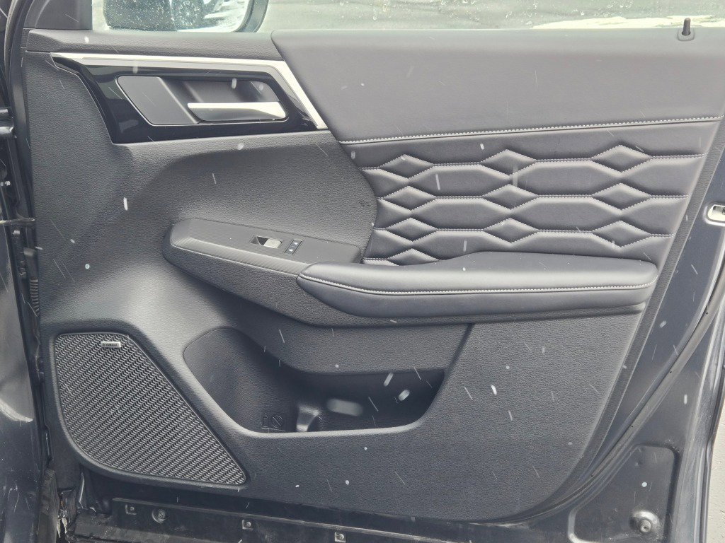 Used 2025 Mitsubishi Outlander SEL AWD/4WD image 5