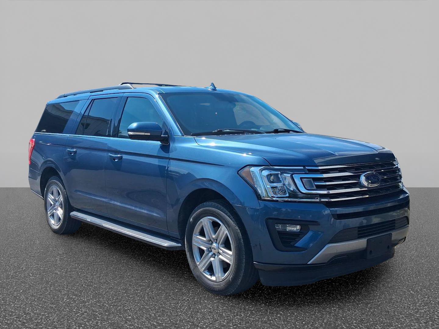 Used 2018 Ford Expedition Max XLT w/ Equipment Group 202A RWD image 2