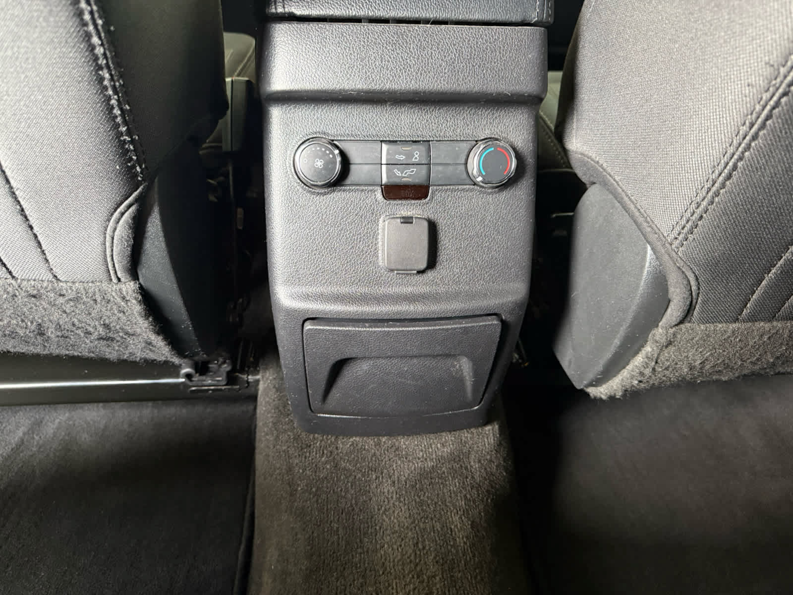 Used 2017 Ford Explorer XLT AWD/4WD image 13