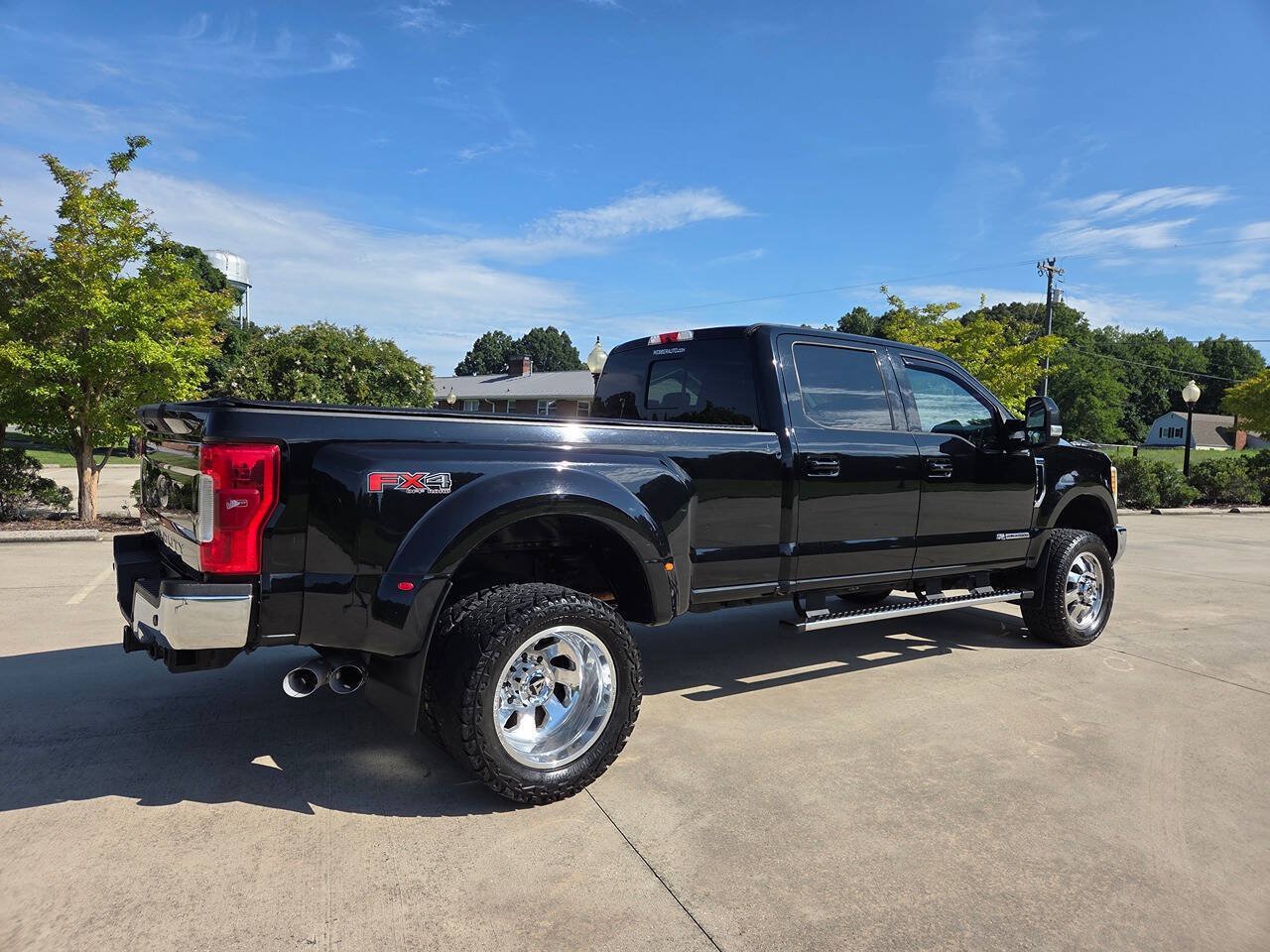 Used 2017 Ford F350 Lariat w/ Lariat Ultimate Package AWD/4WD image 6