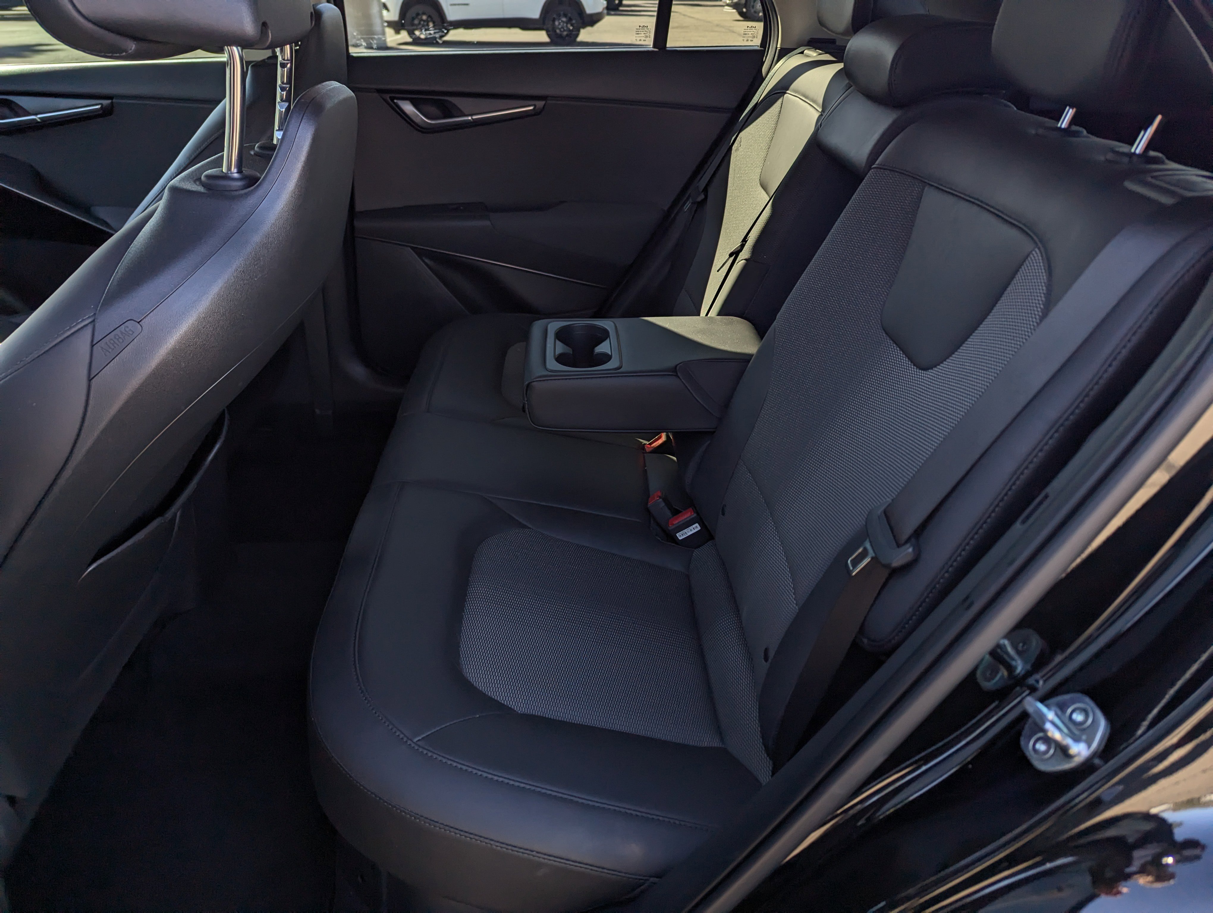 Used 2023 Kia Niro EX image 8