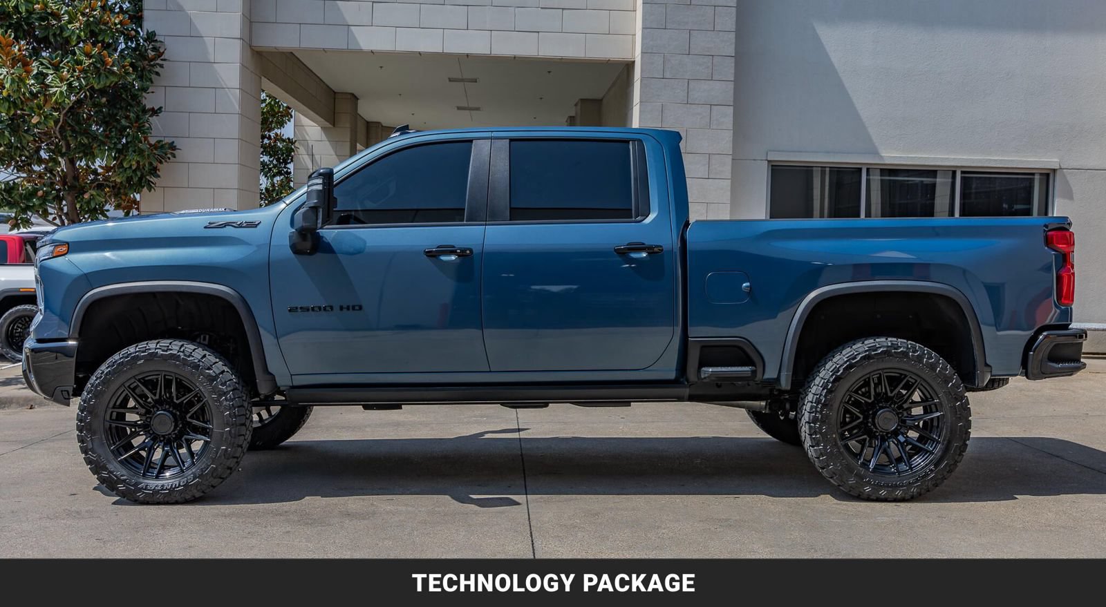 Used 2024 Chevrolet Silverado 2500 ZR2 w/ Technology Package AWD/4WD image 6
