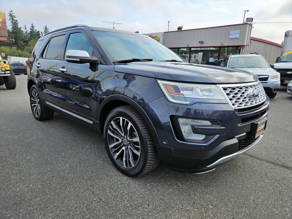 Used 2017 Ford Explorer Platinum image 3