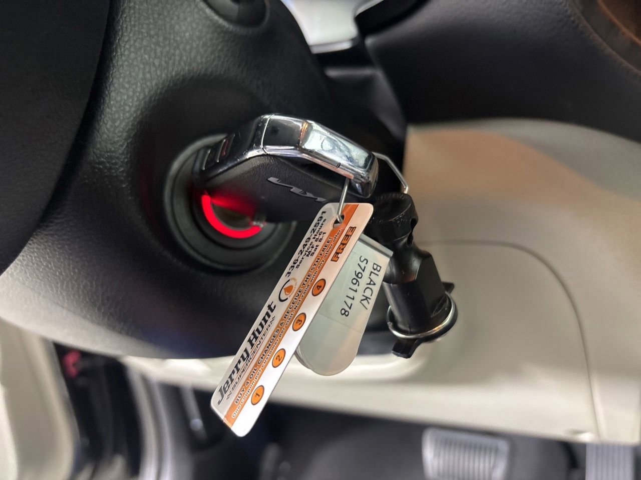 Used 2025 Kia Soul LX w/ LX Technology Package FWD image 13