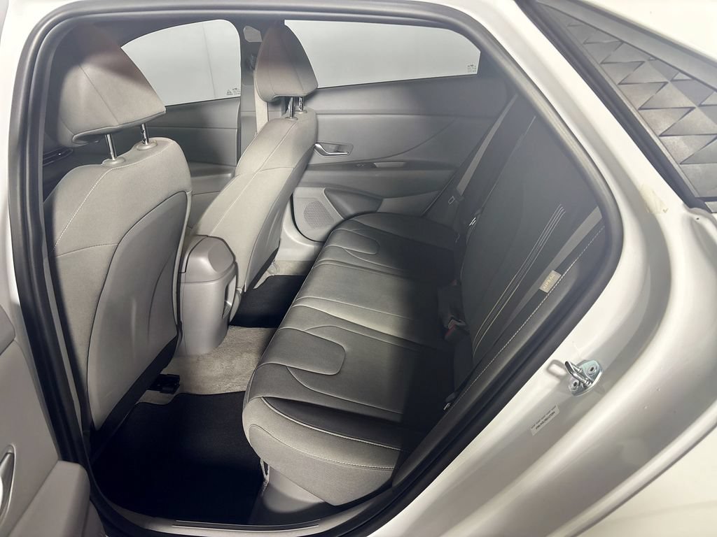 Used 2025 Hyundai Elantra Hybrid FWD image 19