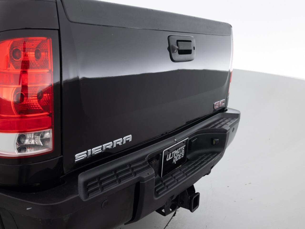 Used 2013 GMC Sierra 2500 Denali w/ Suspension Package, Off-Road image 16