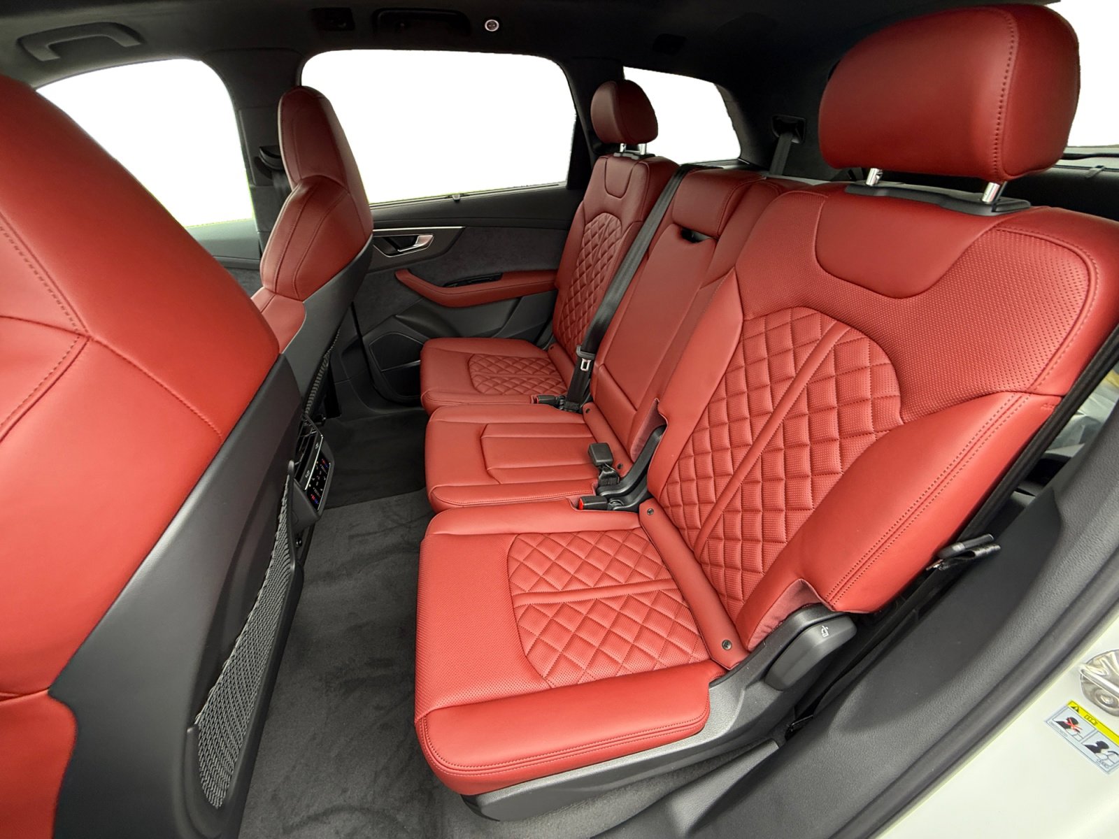 New 2026 Audi SQ7 Prestige image 16