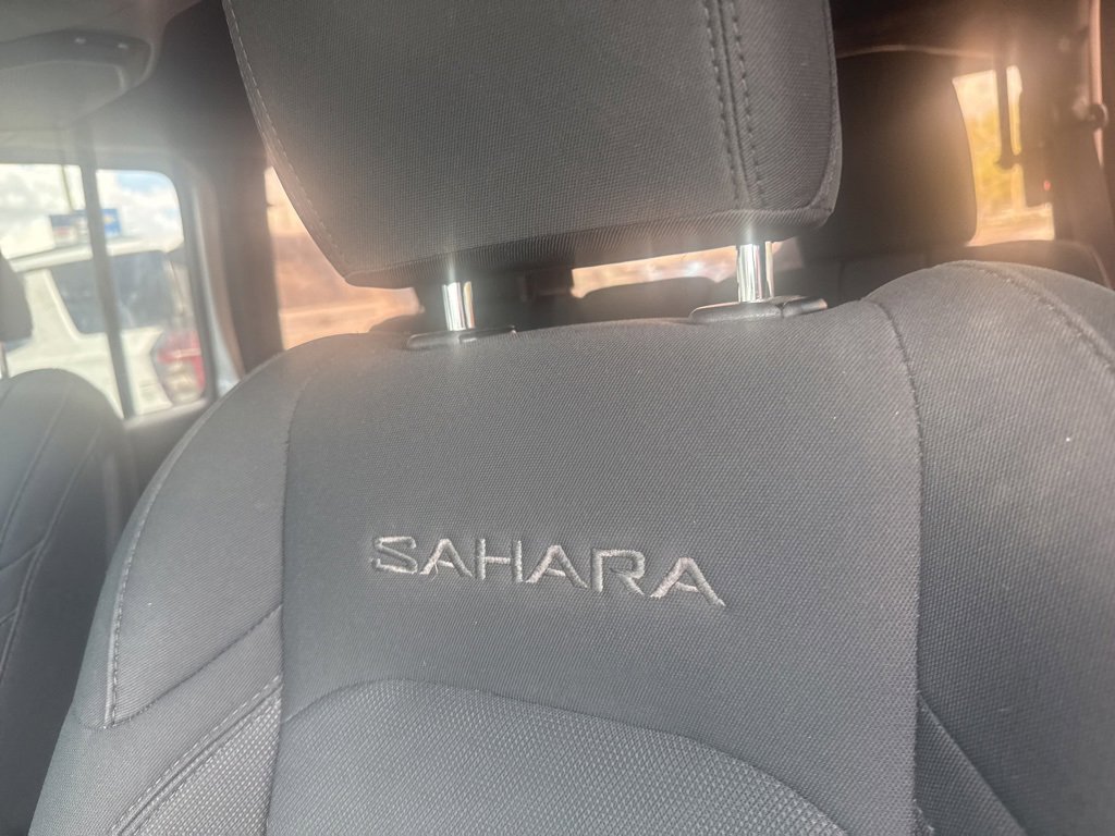 Used 2018 Jeep Wrangler Unlimited Sahara image 19