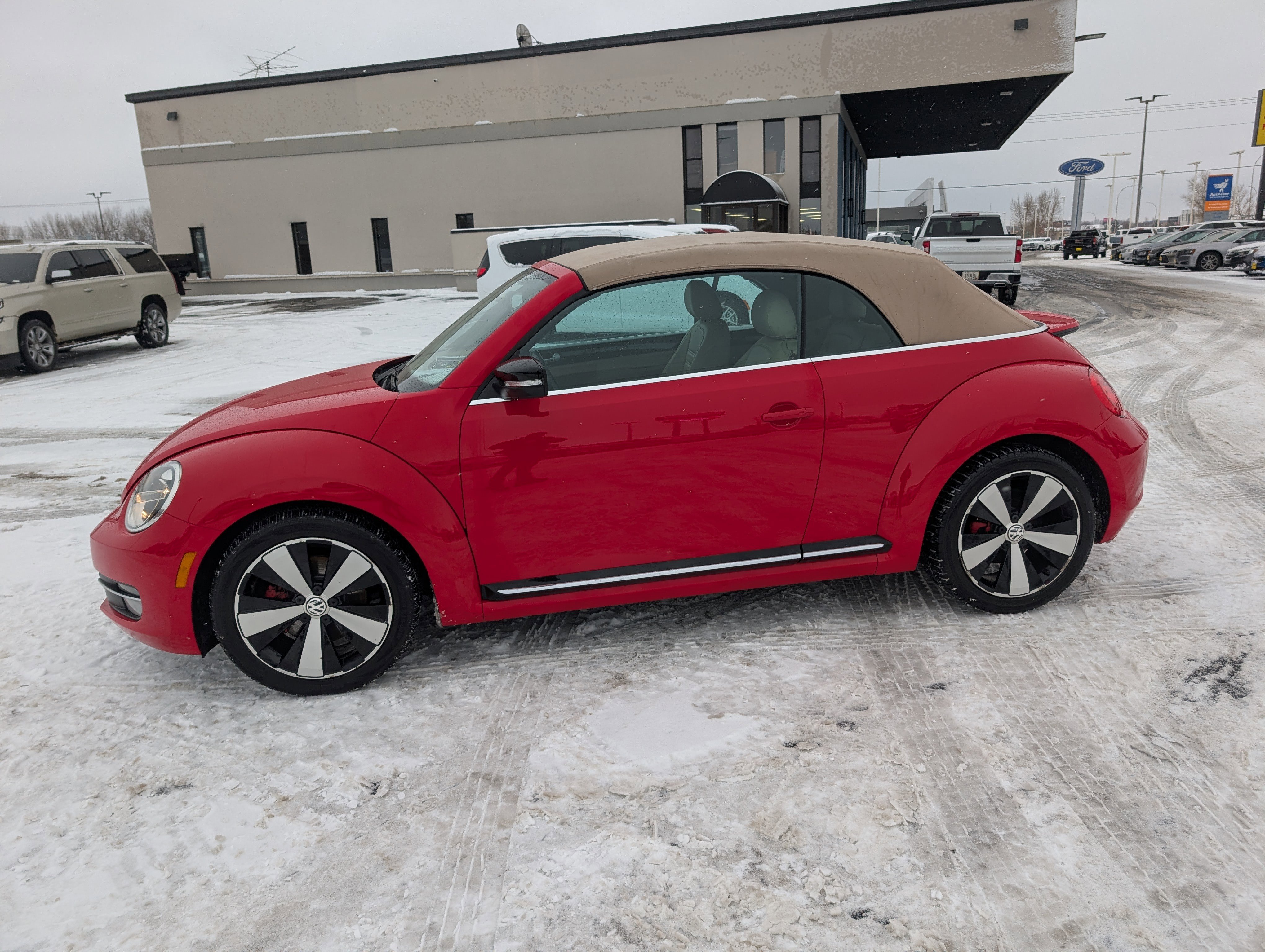 Used 2013 Volkswagen Beetle 2.0T image 5