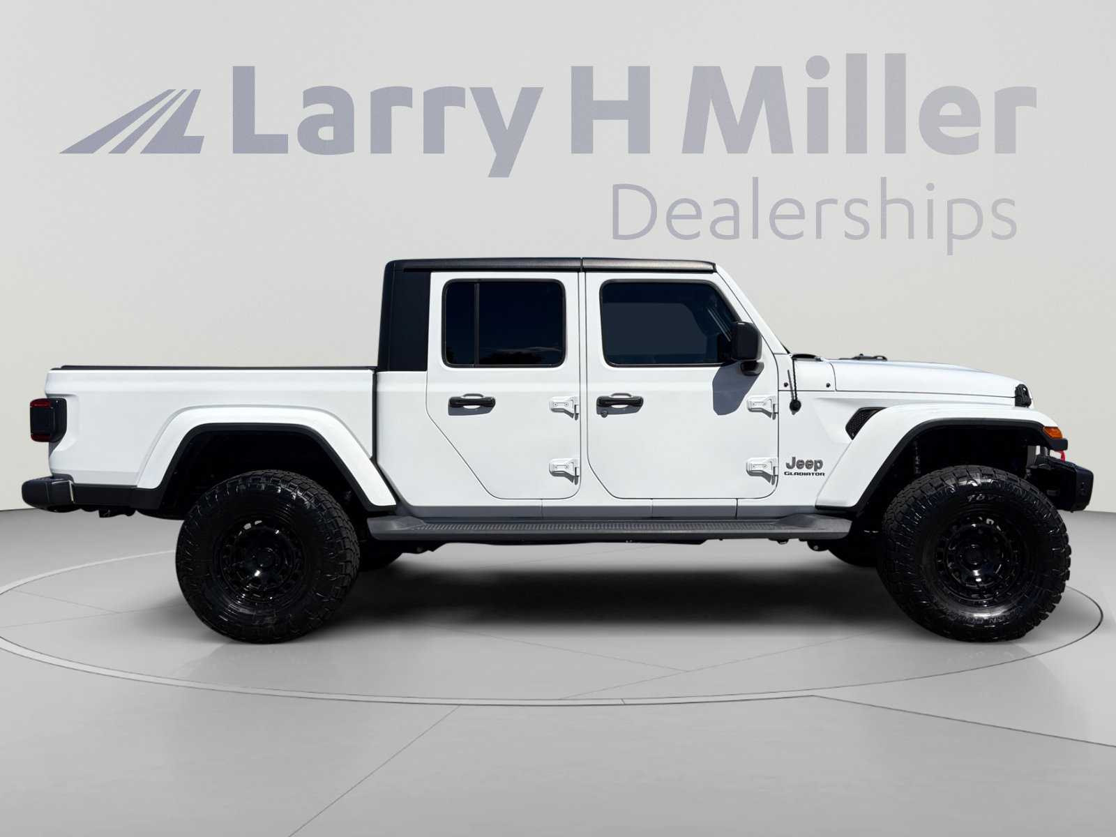 Used 2020 Jeep Gladiator Overland AWD/4WD image 7