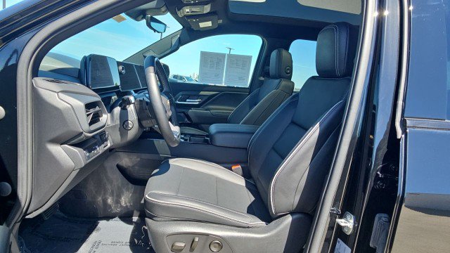 Used 2025 Chevrolet Silverado EV LT w/ LT Premium Package AWD/4WD image 19