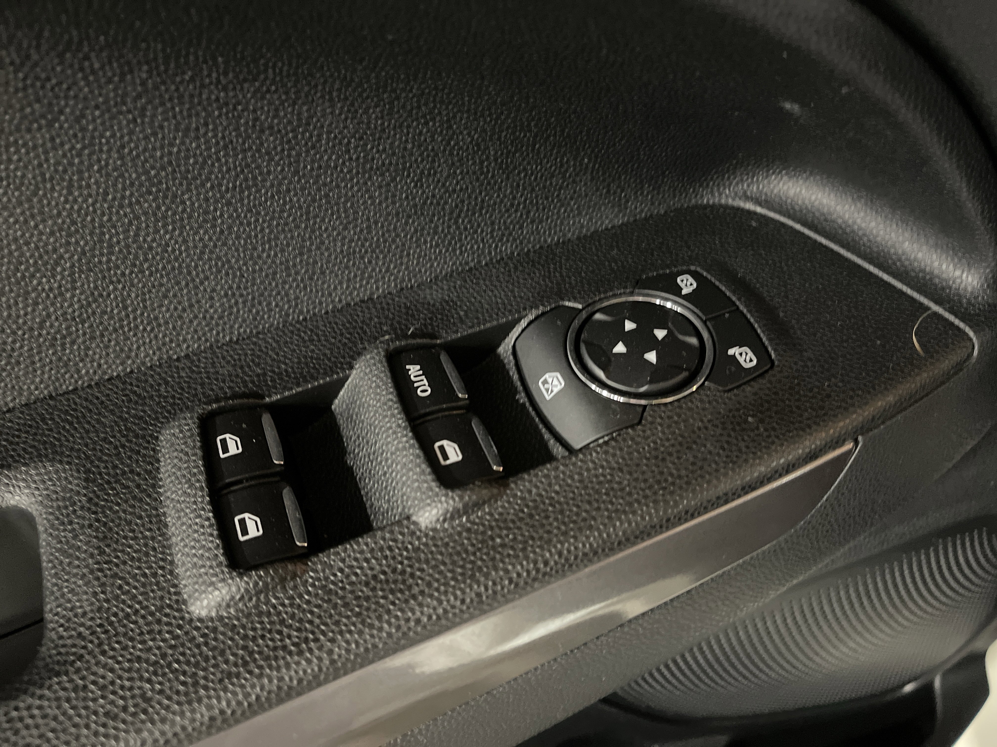 Used 2021 Ford EcoSport SE image 9