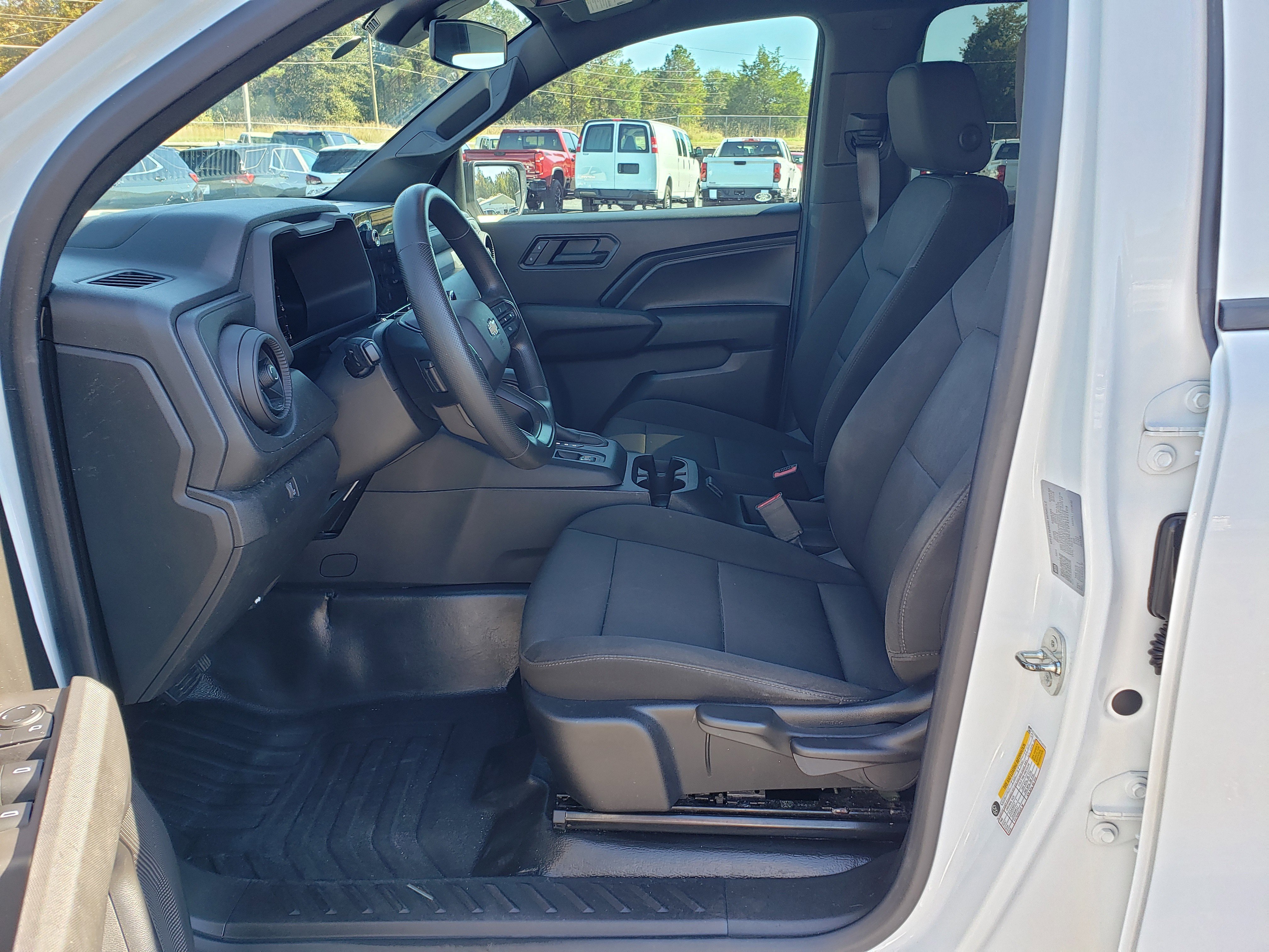 Used 2023 Chevrolet Colorado W/T image 27