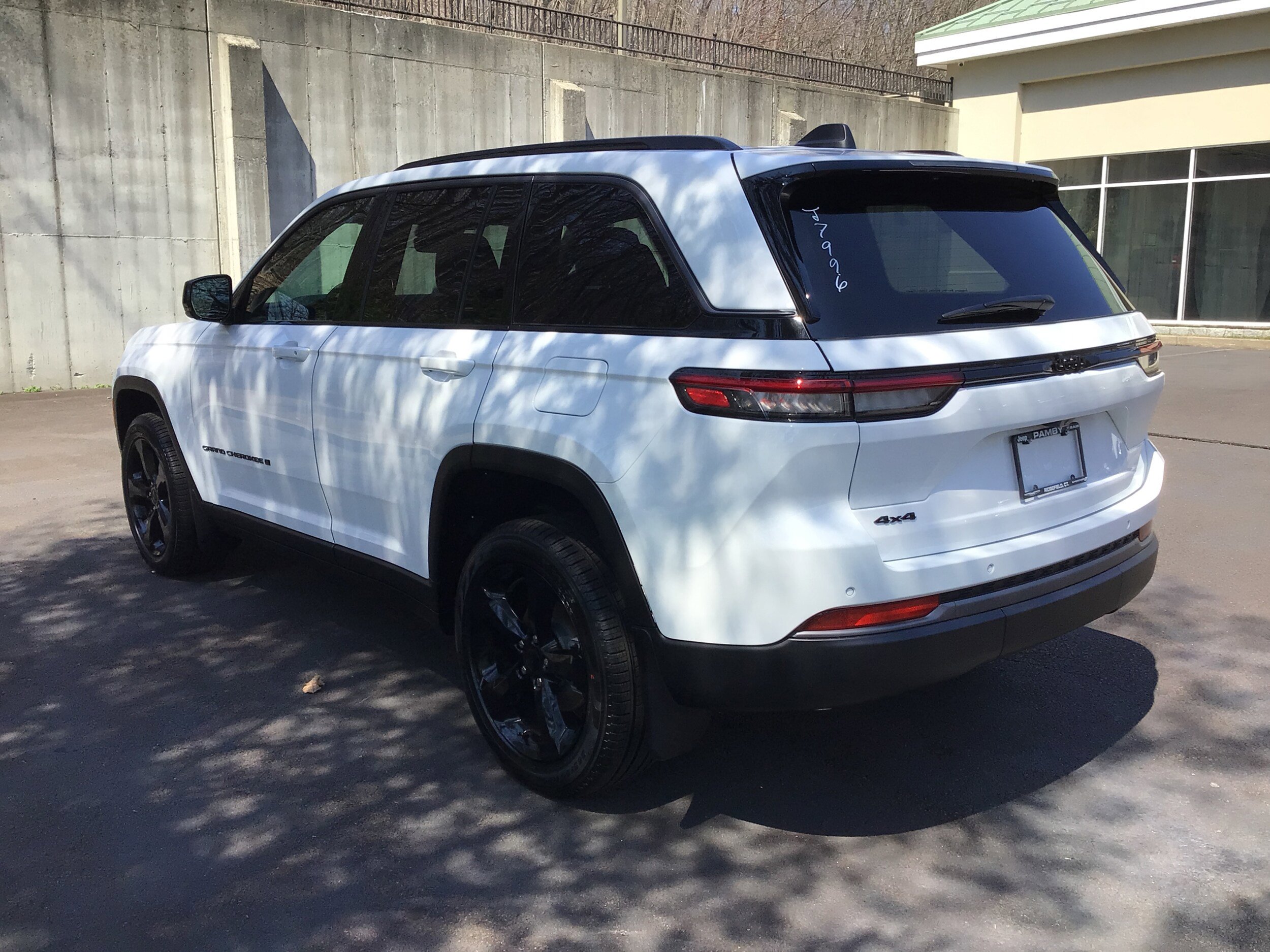 New 2026 Jeep Grand Cherokee Limited w/ Limited Altitude Package AWD/4WD image 5