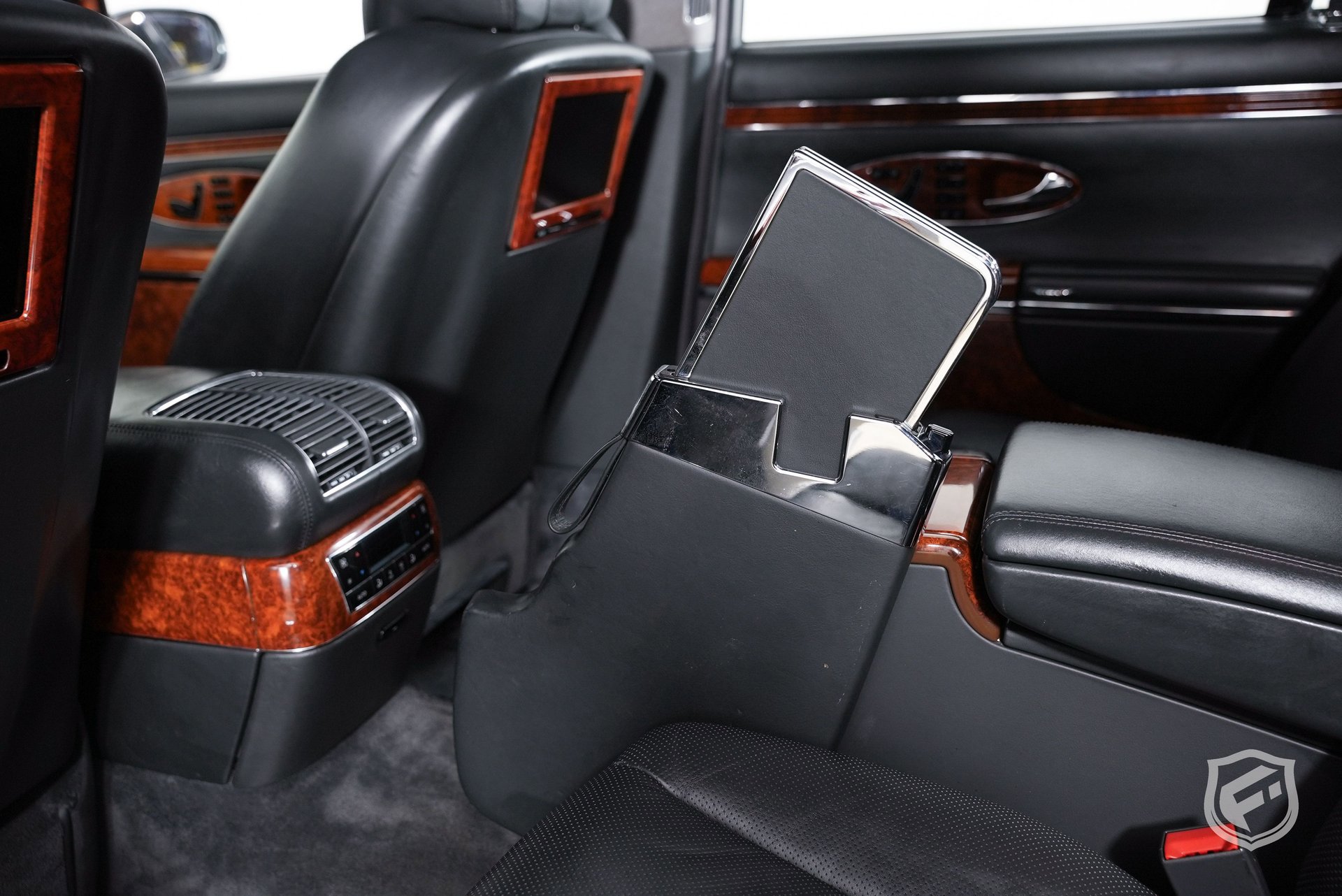 Used 2004 Maybach 57 image 37