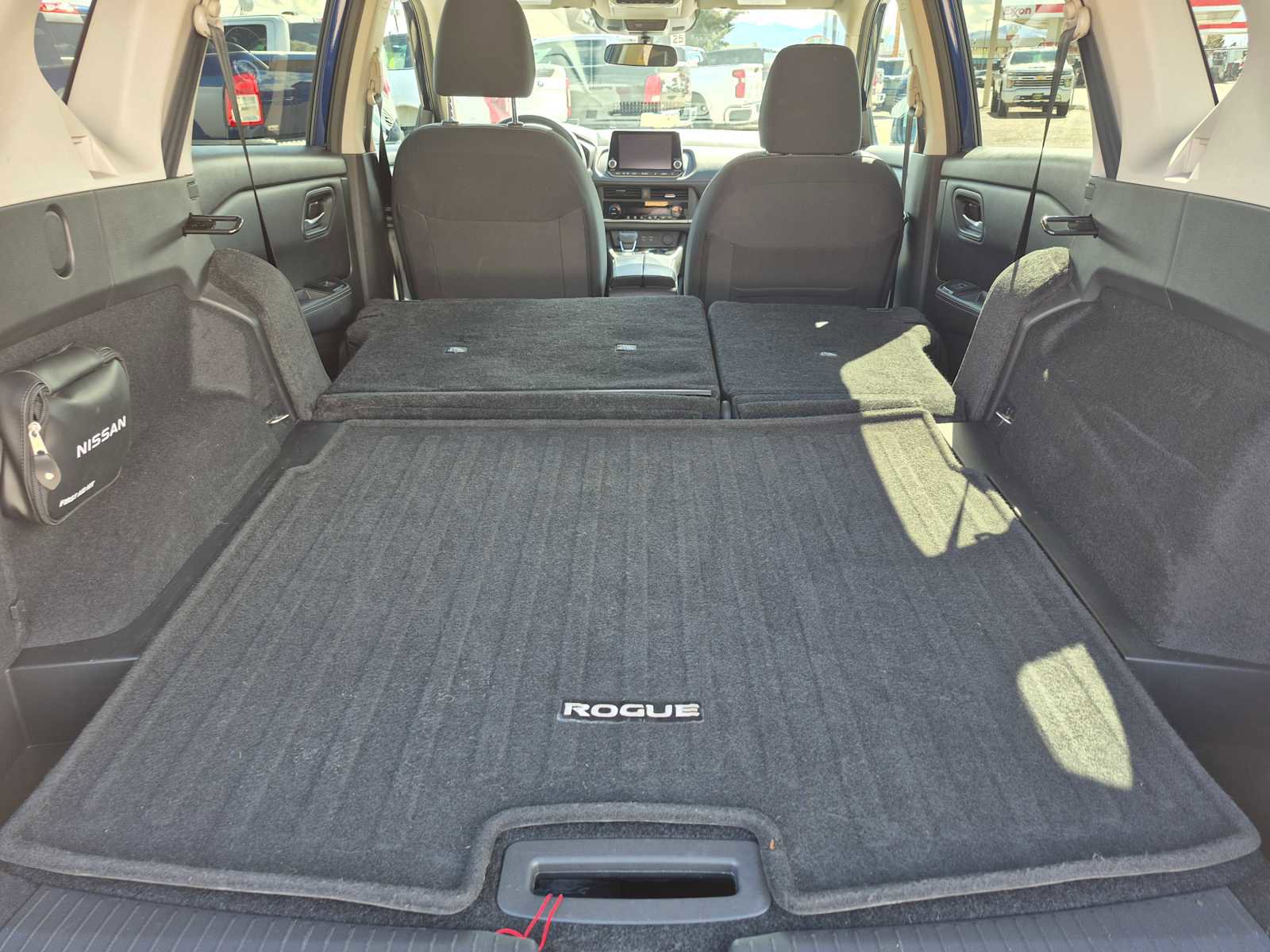 Used 2025 Nissan Rogue SV image 7
