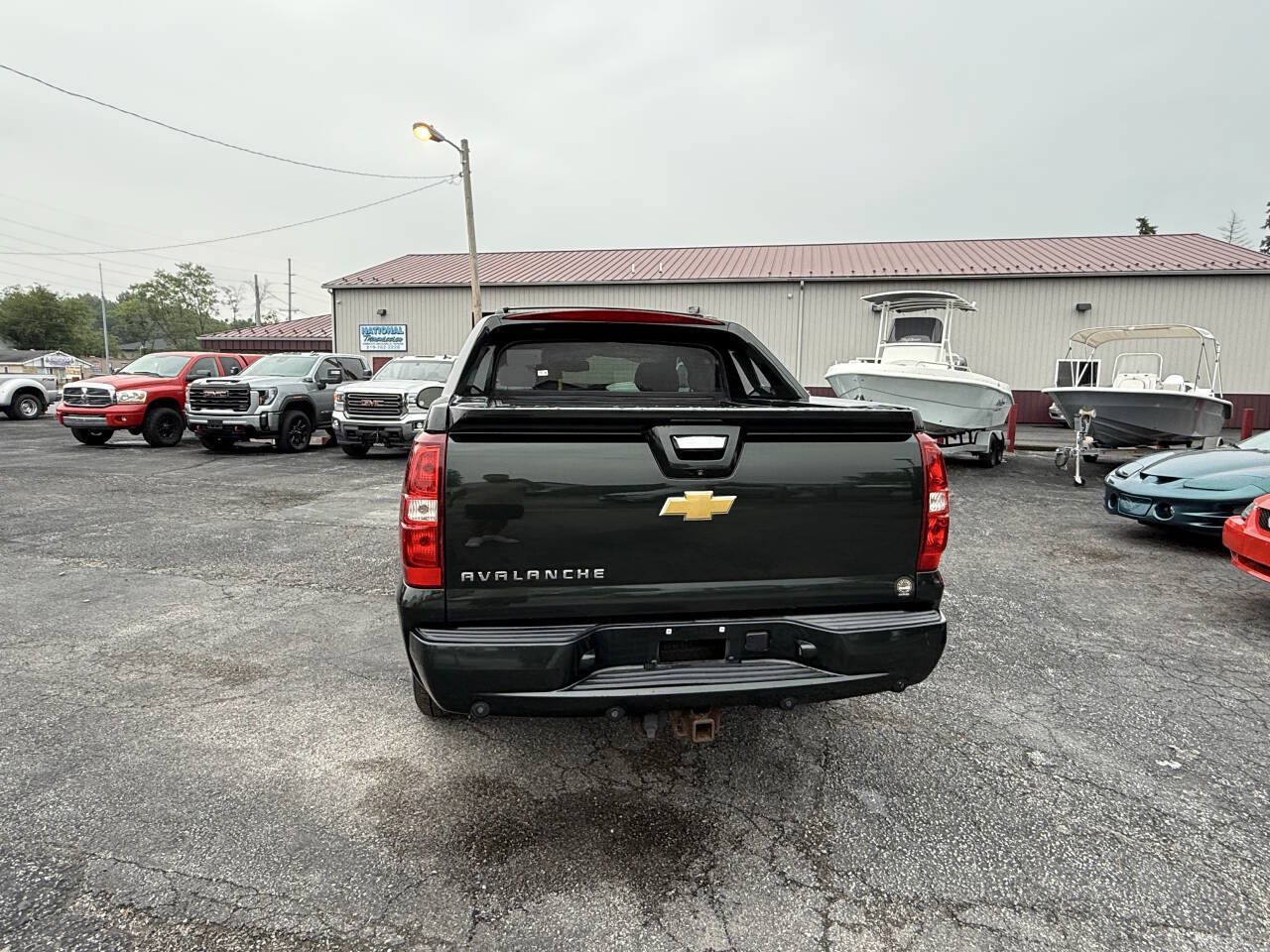 Used 2013 Chevrolet Avalanche LS AWD/4WD image 3