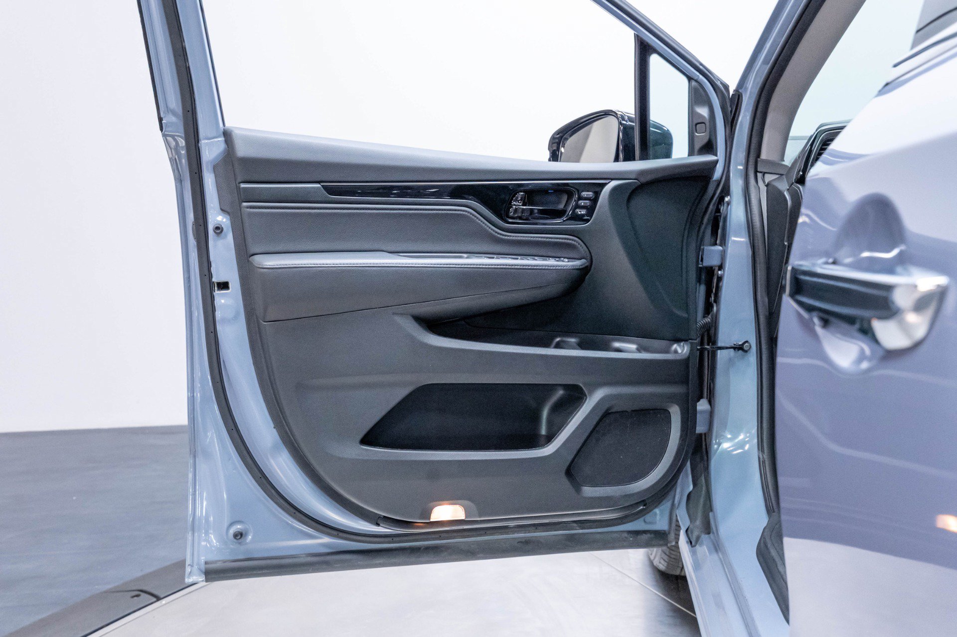 Used 2024 Honda Odyssey Elite image 7