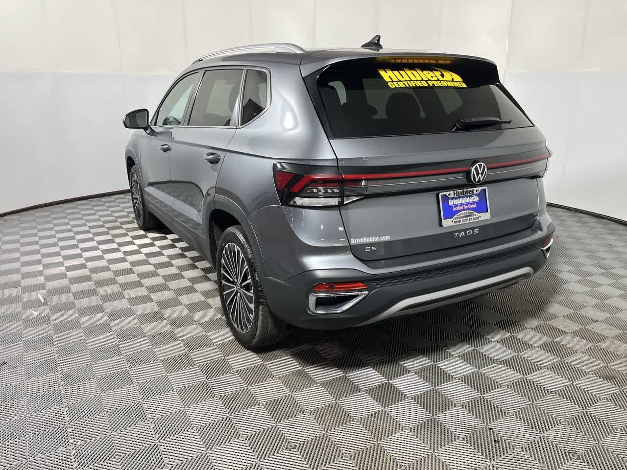 Used 2025 Volkswagen Taos SE FWD image 6