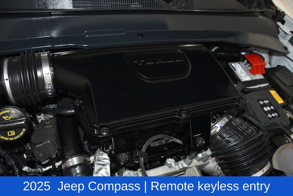 Used 2025 Jeep Compass Trailhawk AWD/4WD image 7