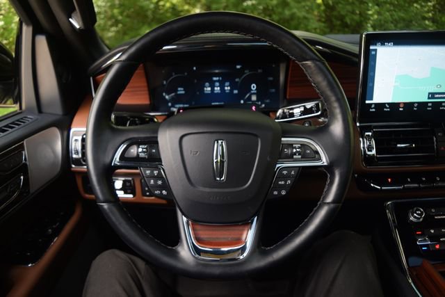 Used 2024 Lincoln Navigator L Reserve AWD/4WD image 4