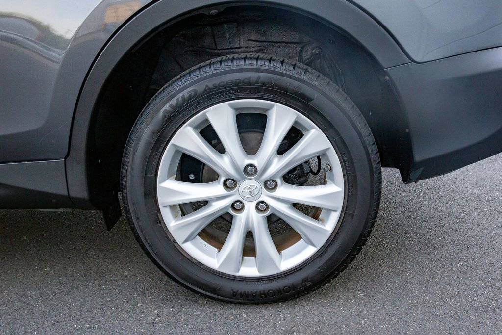 Used 2015 Toyota RAV4 Limited AWD/4WD image 28