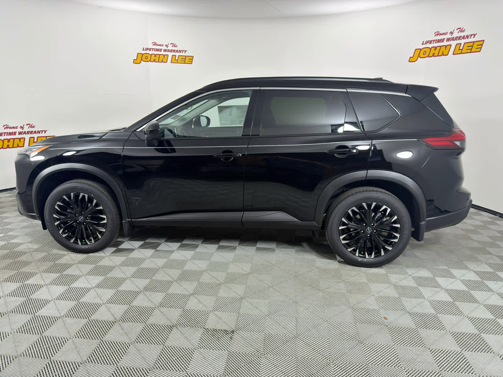 New 2026 Nissan Rogue Dark Armor image 2