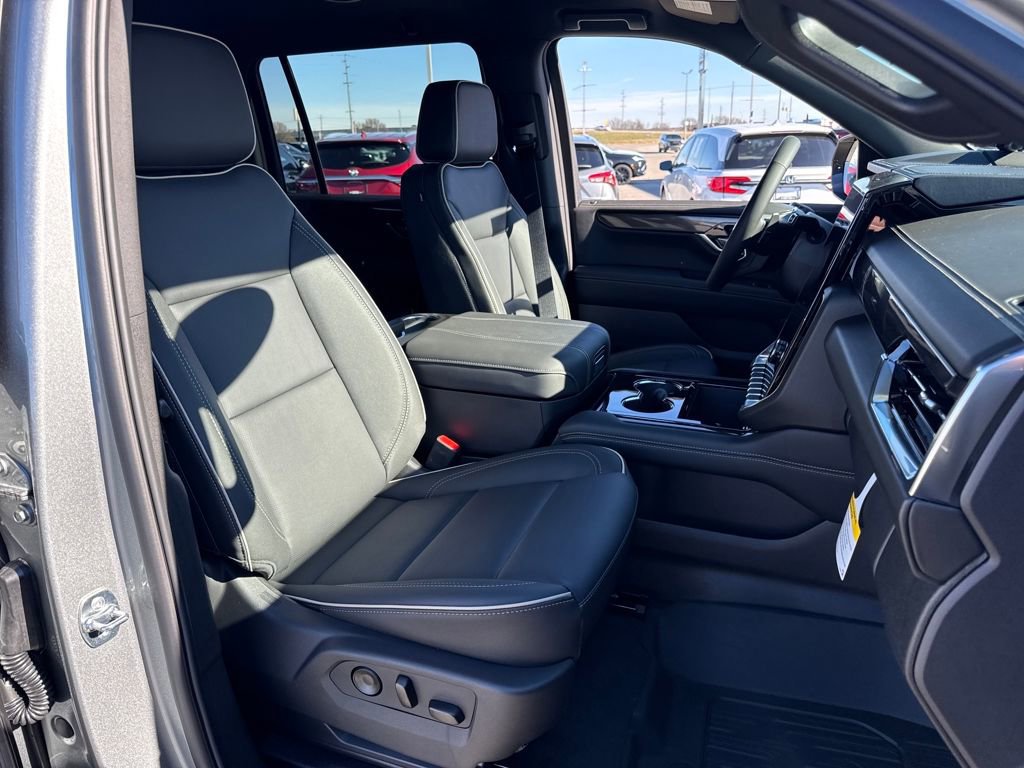 New 2026 GMC Yukon XL Elevation w/ LPO, Floor Liner Package image 12