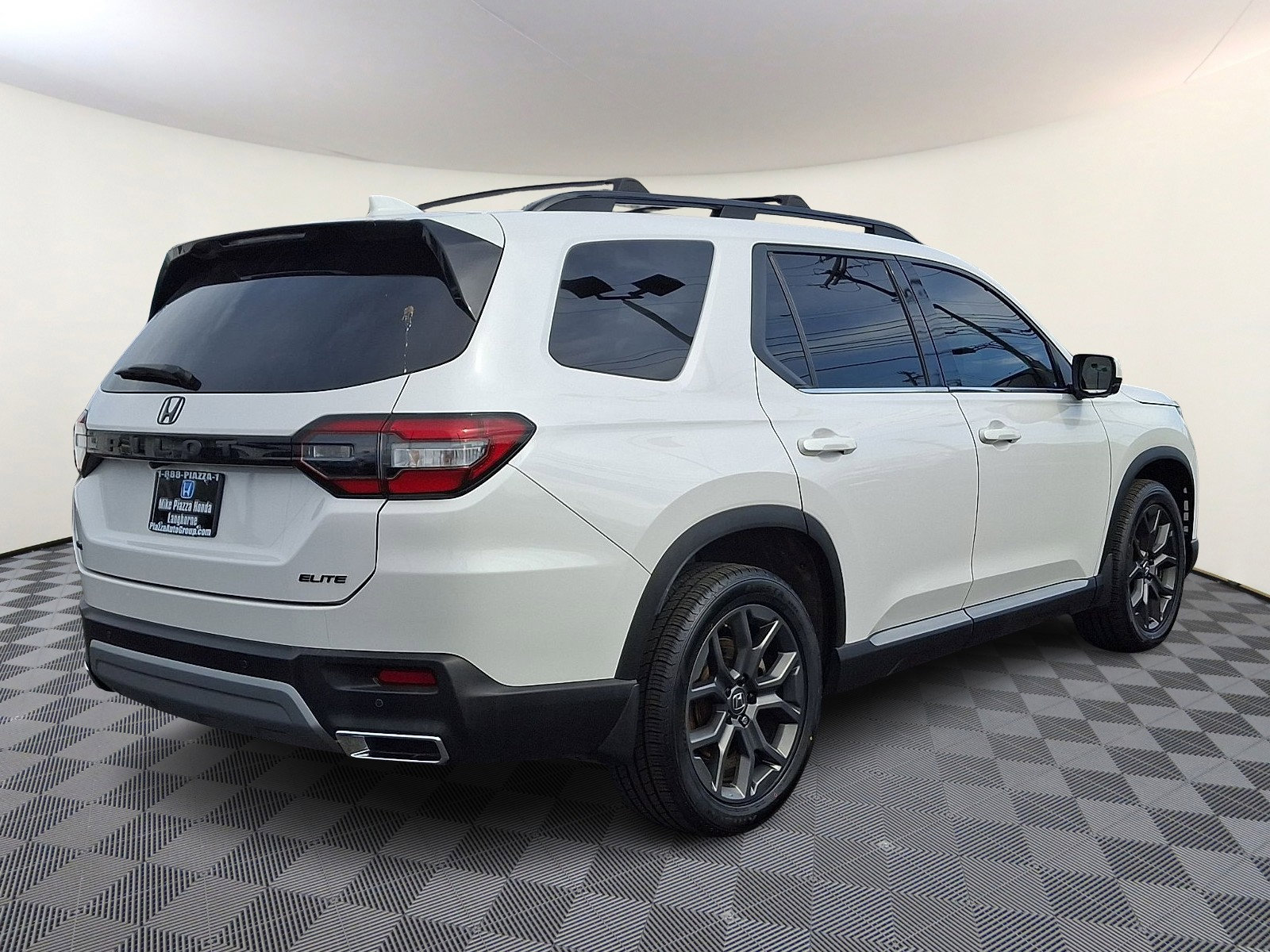 Used 2023 Honda Pilot Elite image 7