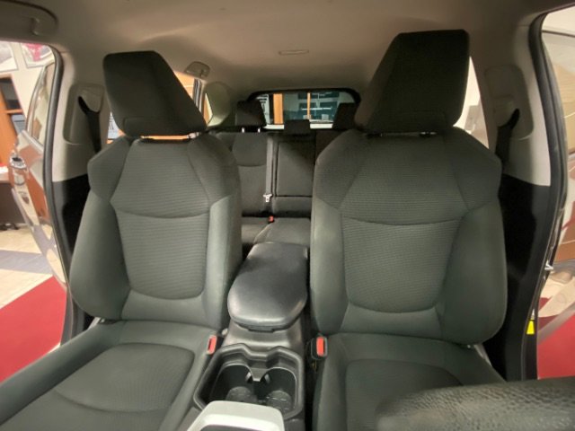 Used 2021 Toyota RAV4 LE FWD image 23