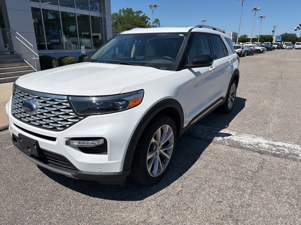 Used 2021 Ford Explorer Platinum w/ Equipment Group 601A AWD/4WD image 2