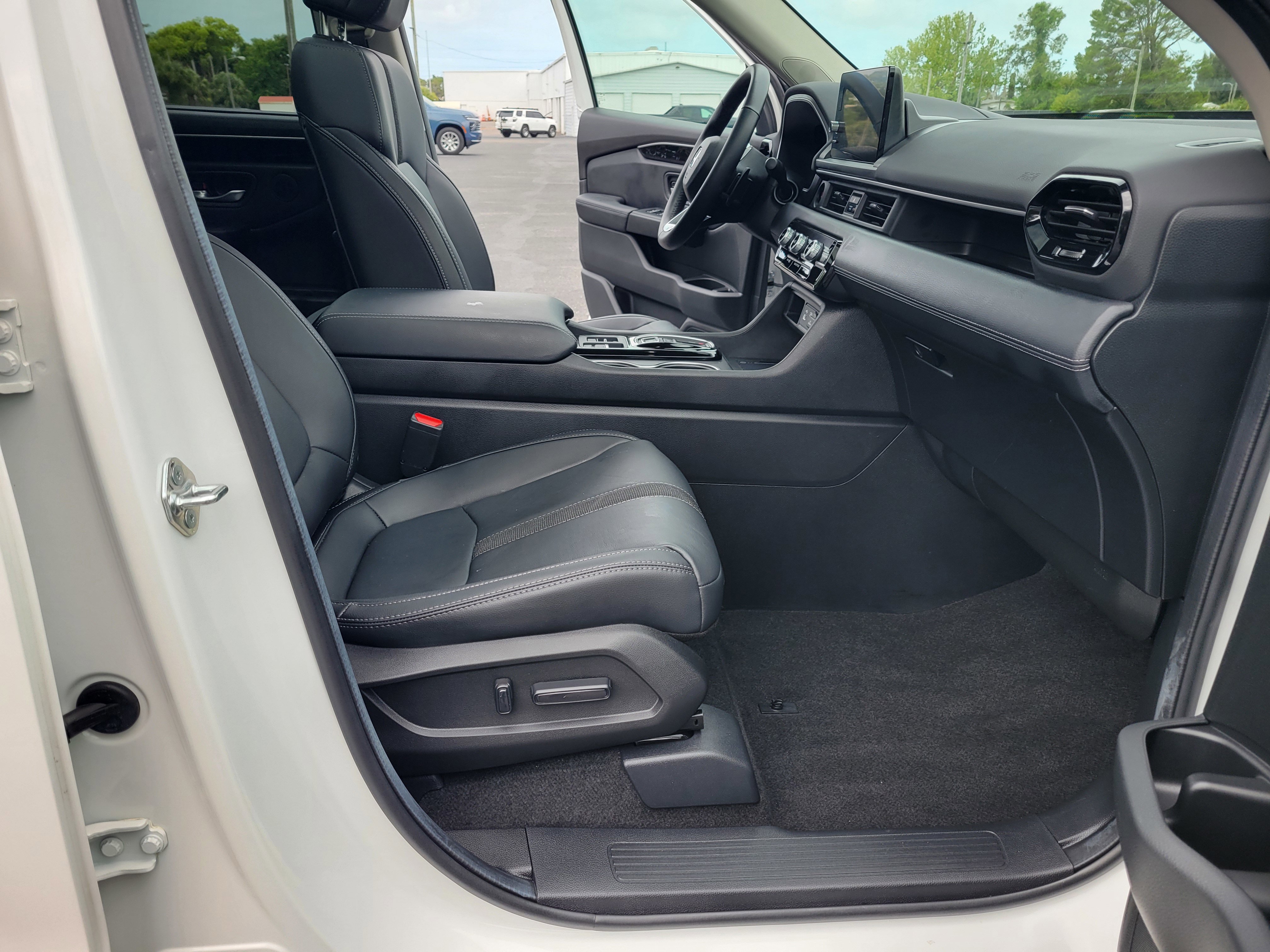 Used 2024 Honda Pilot Touring image 34