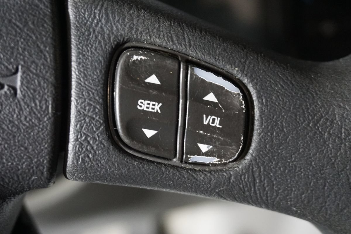 Used 2006 GMC Yukon XL SLT w/ SLT Preferred Equipment Group AWD/4WD image 15
